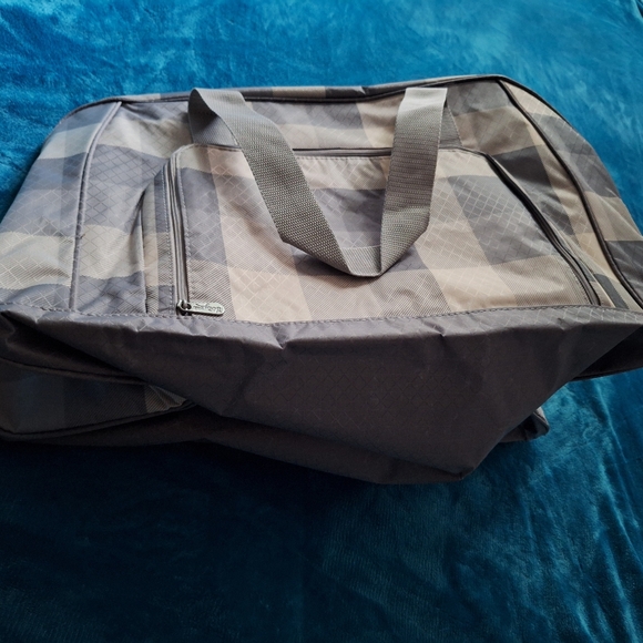 Thirty-one Brushed Check All Packed Duffle Bag NWT - Picture 2 of 5
